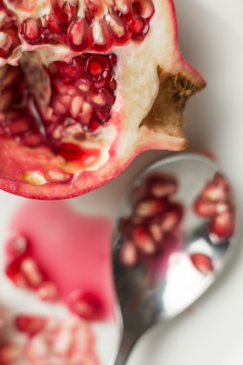 commercial food photographer - closeup of a pomegranate